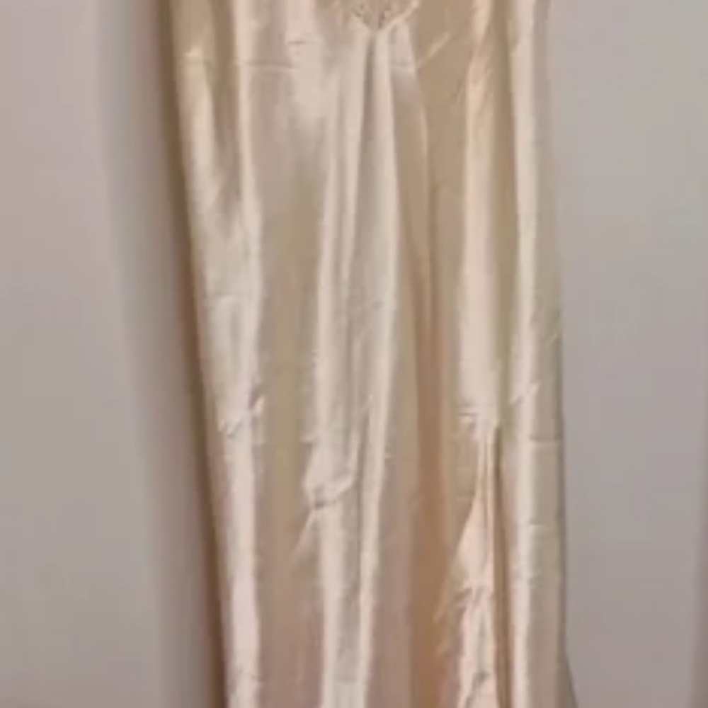 Victoria's Secret Vintage Gold Label Full Length Wide Sweep Nightgown Cream L - Picture 14 of 14